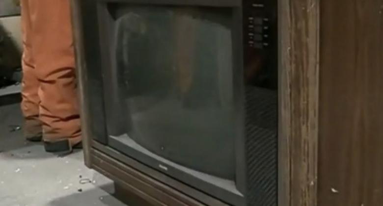 $100,000 in cash found stashed in old TV at Canadian recycling plant $100,000 in cash found stashed in old TV at Canadian recycling plant